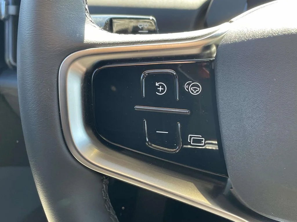 2025 Volvo EX30 Ultra - Photo 10