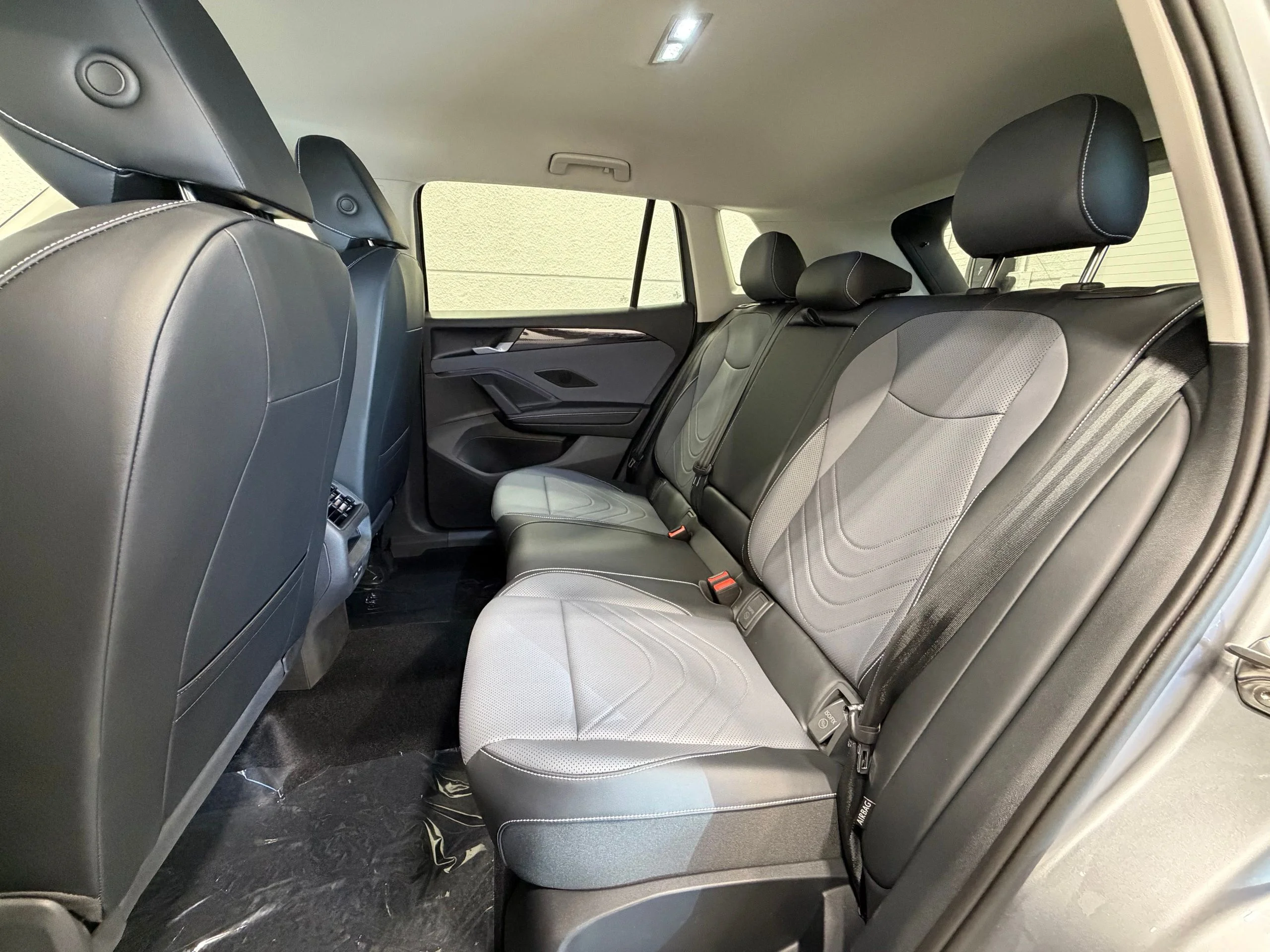 New 2026 Silver Volkswagen 2.0T SE image 23