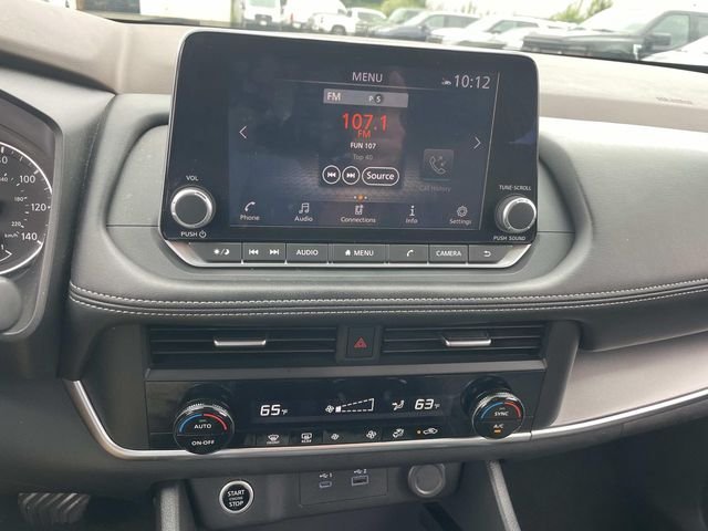 Used 2023 Gun Metallic Nissan SV image 25