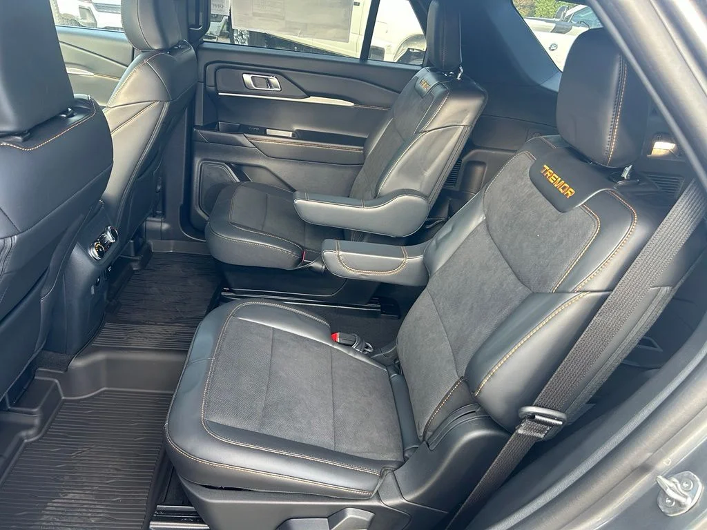 New 2026 Carbonized Gray Metallic Ford Tremor® image 11