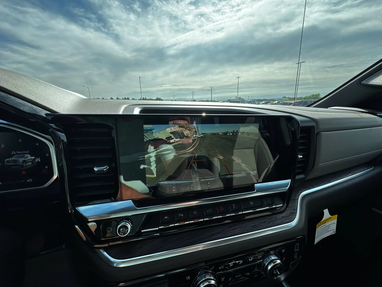 2026 GMC Sierra 1500 SLT - Photo 18