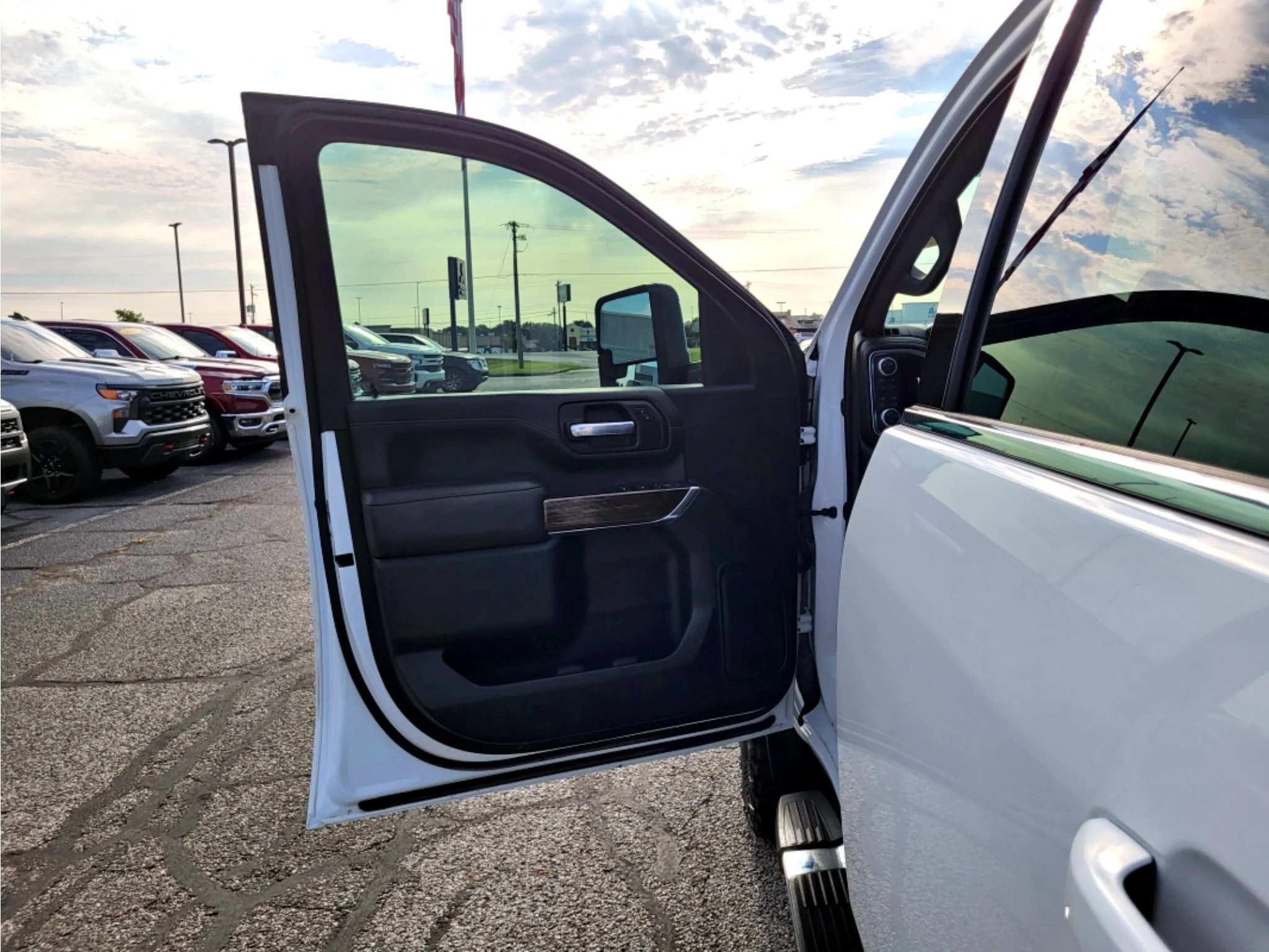 Used 2021 Summit White GMC SLE image 19
