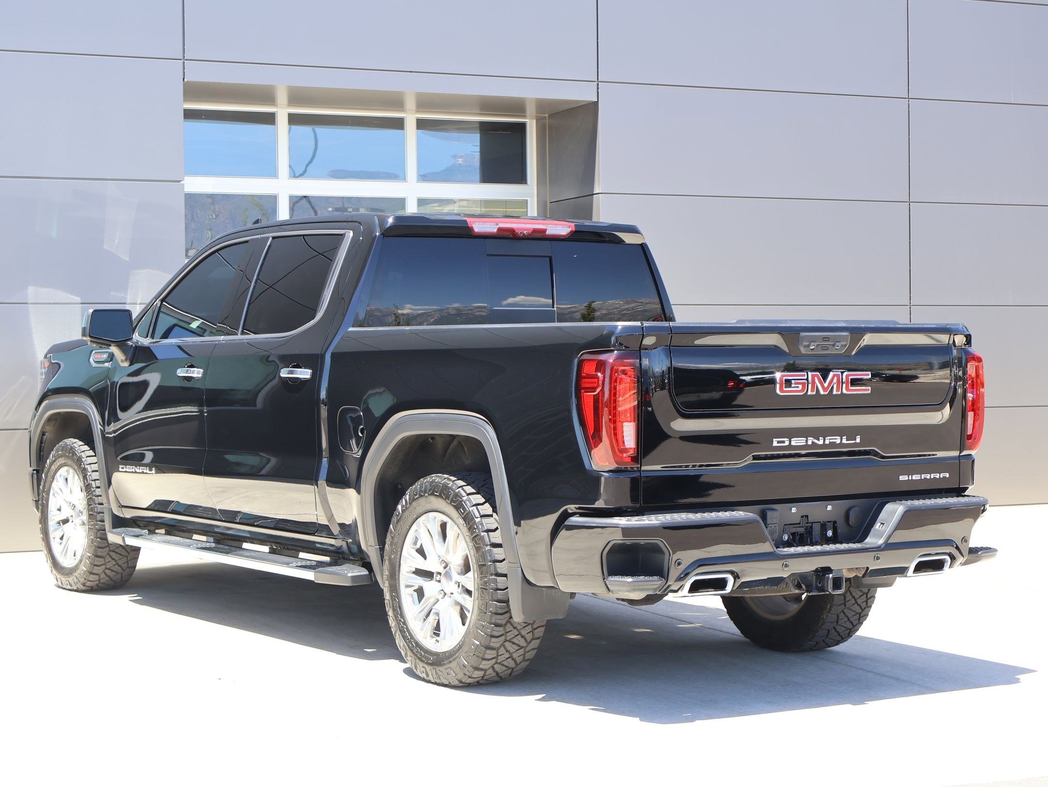 Used 2023 Onyx Black GMC Denali image 8