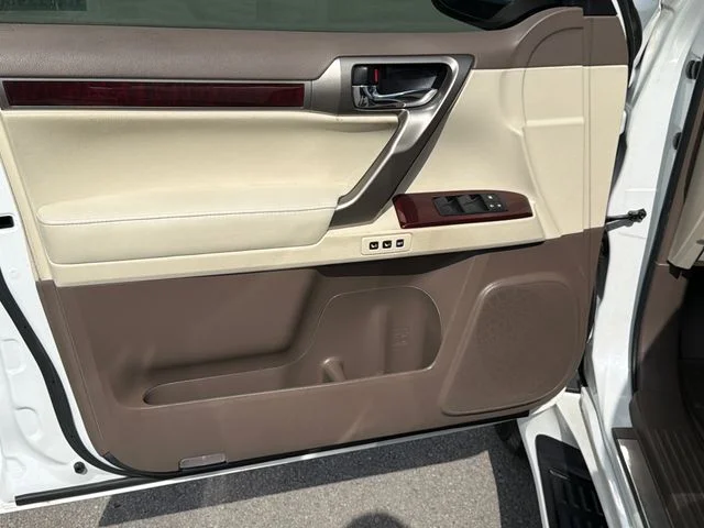 Used 2019  Lexus 460 image 17