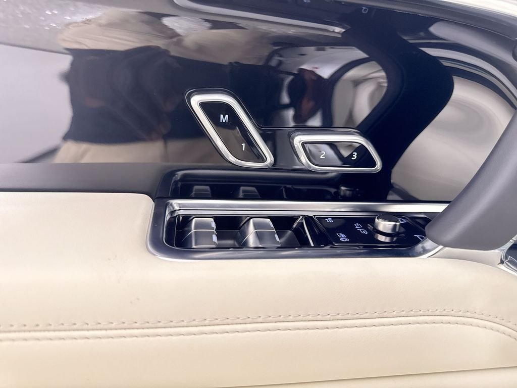 New 2026 OSTUNI PRL WHT Land Rover SE LWB image 12