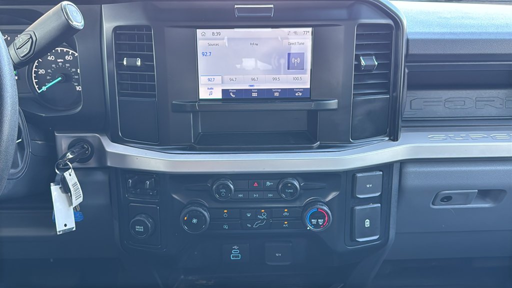 Used 2025 White Ford XL image 12