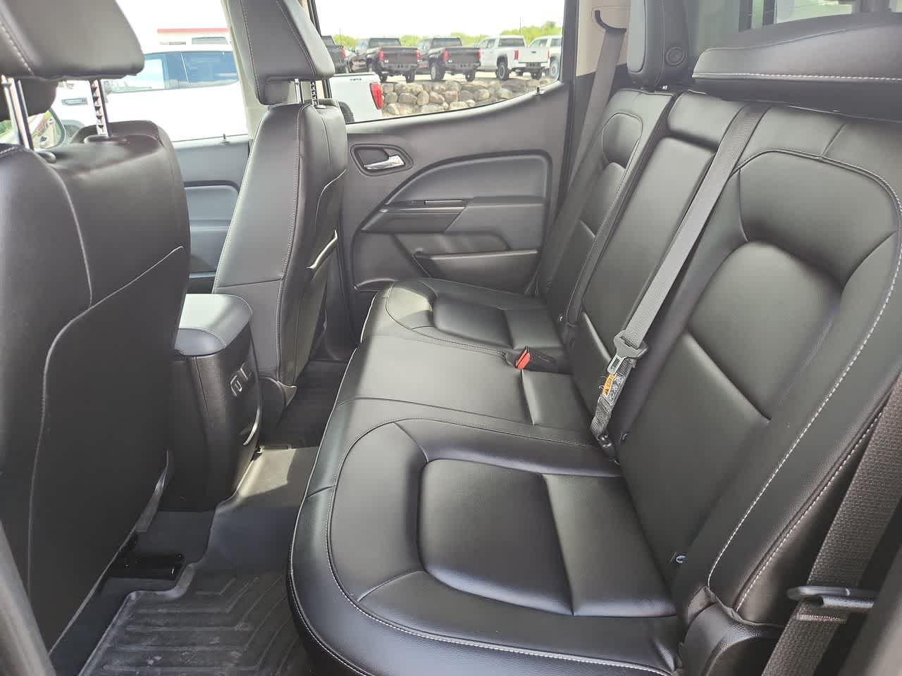 Used 2022 Black Chevrolet 4WD Z71 image 14