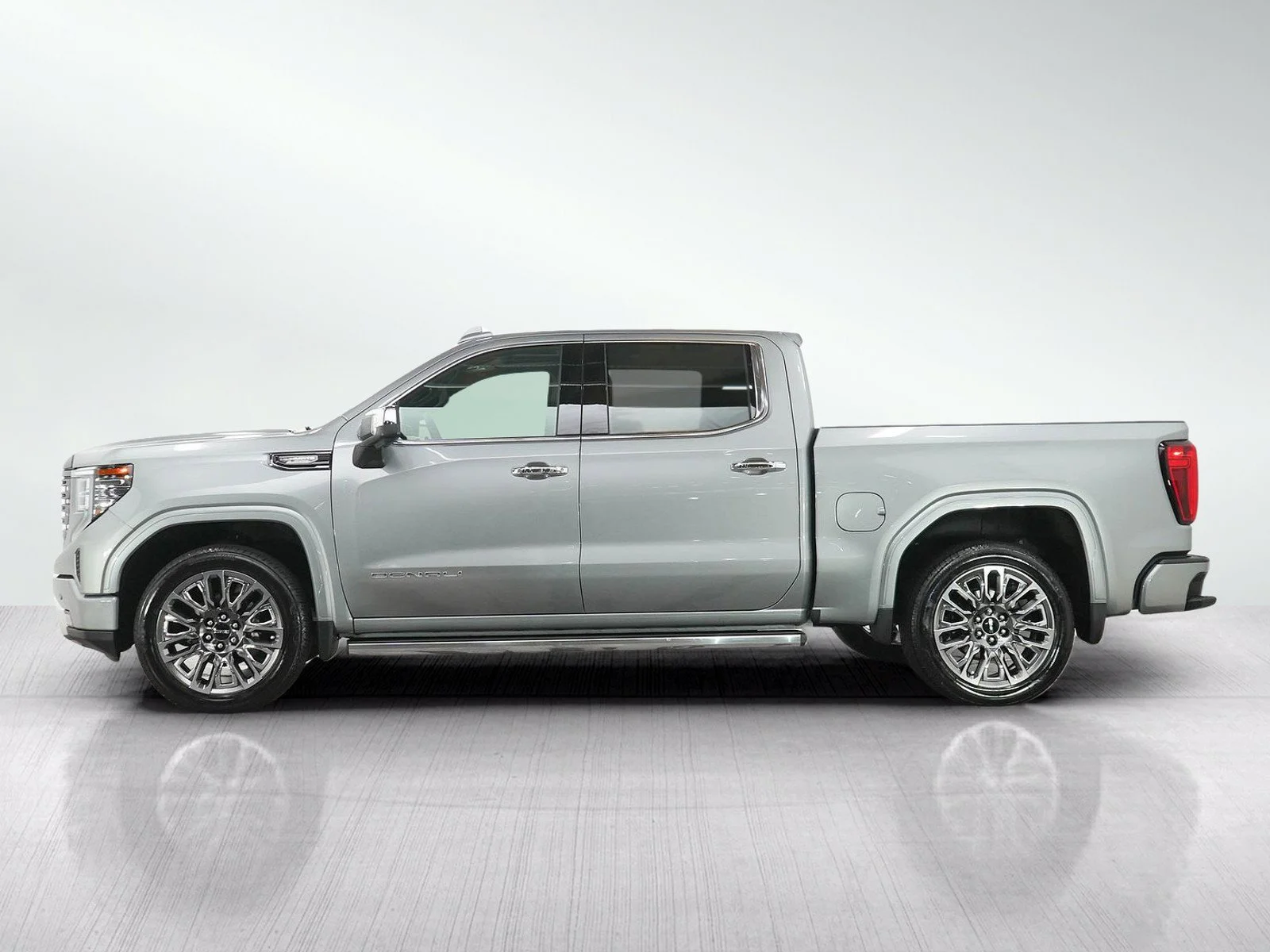 Used 2025 GMC Sierra 1500 Denali Ultimate with VIN 1GTUUHEL9SZ154020 for sale in Bloomington, Minnesota