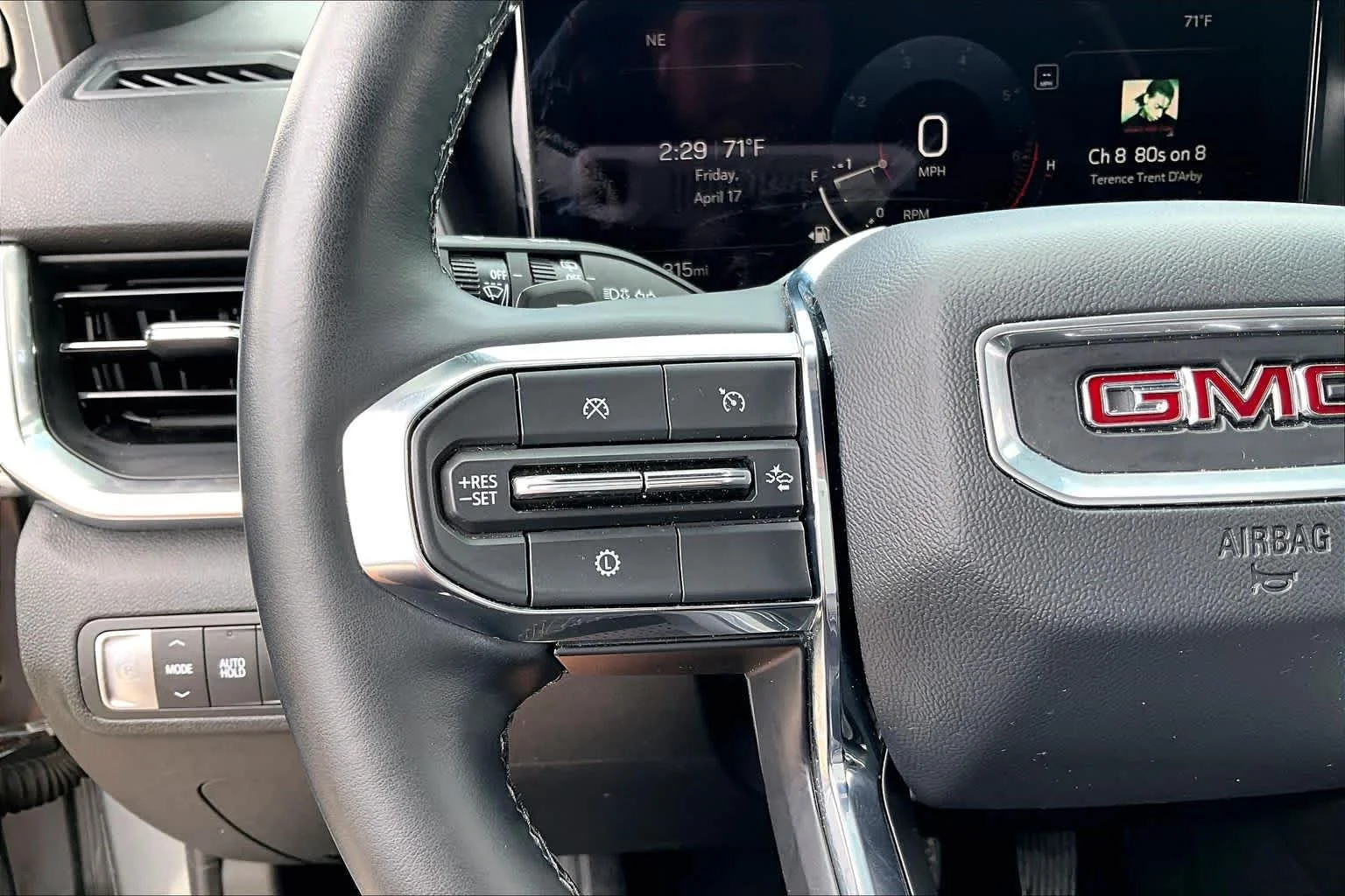 Used 2025 Sterling Metallic GMC FWD Elevation image 22