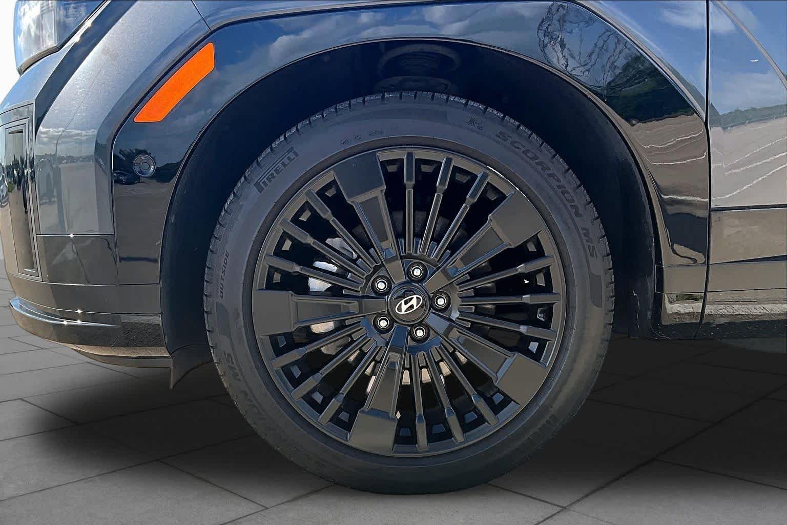 Used 2025 Ecotronic Gray Hyundai Calligraphy image 11