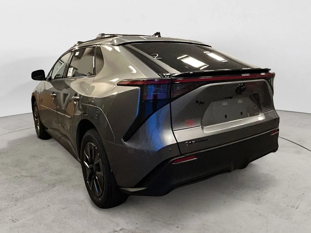New 2026 Heavy Metal Toyota XLE image 3
