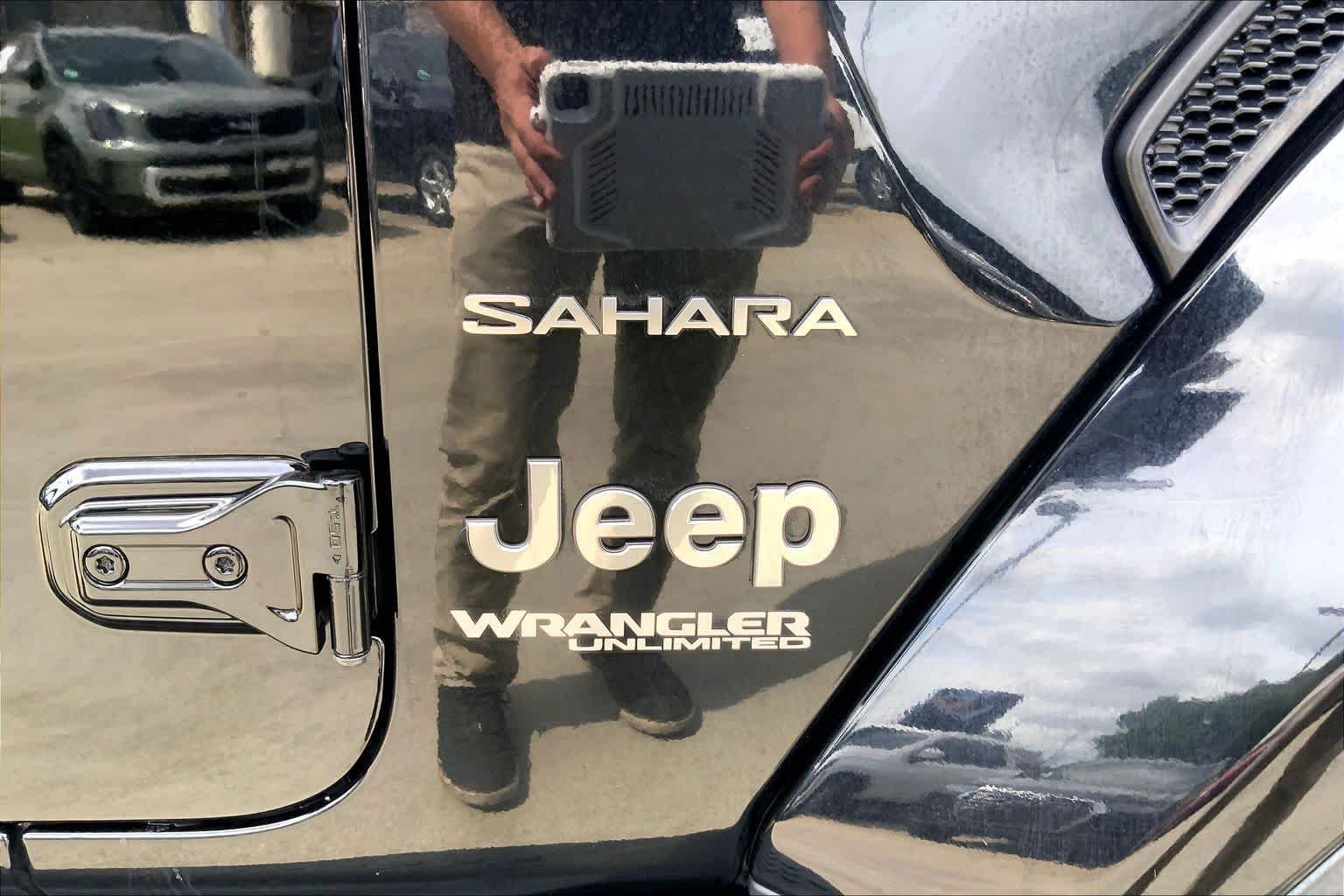Used 2020 Black Clearcoat Jeep Sahara image 29
