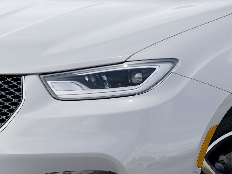 New 2026 Bright White Clear-Coat Exterior Paint Chrysler Pinnacle image 39