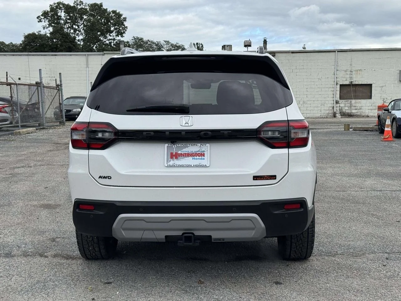 Certified Used 2024 Platinum White Pearl Honda TrailSport image 6