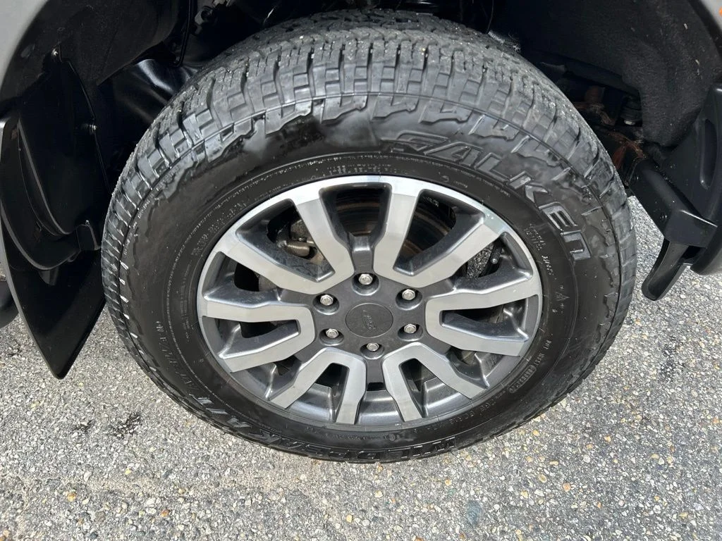Used 2020 Red Ford Lariat image 27