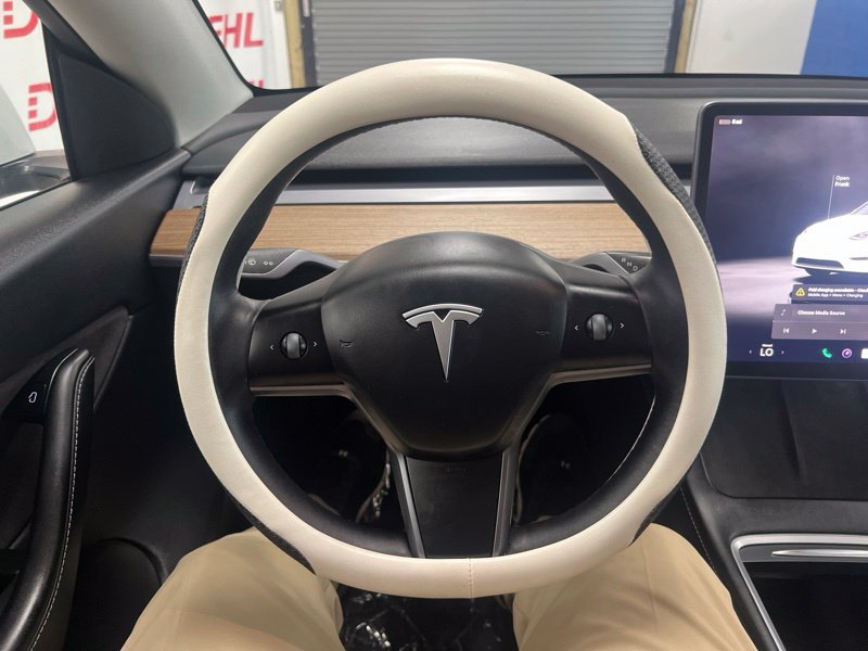 Used 2022  Tesla Long Range image 25