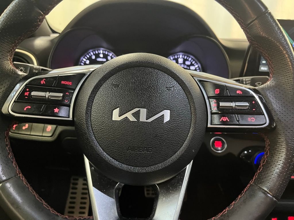 Used 2024 White Kia GT image 20