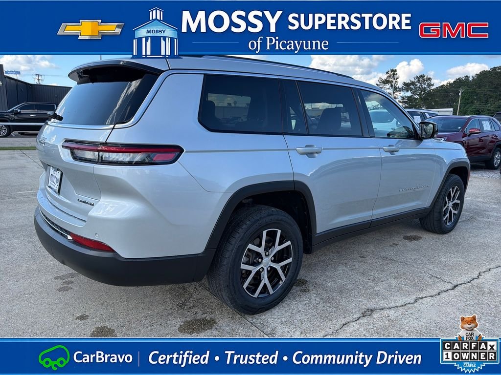 Used 2023 Silver Jeep Limited image 6