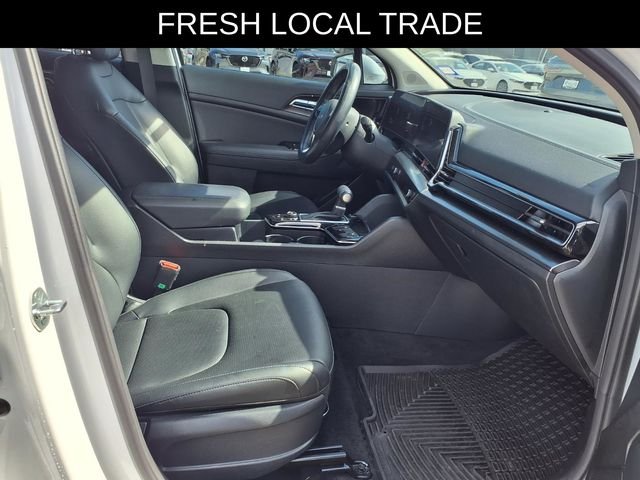 Used 2025 White Kia EX image 19
