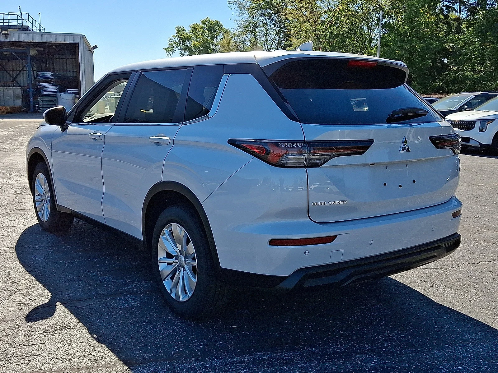 New 2026 White Mitsubishi ES image 6