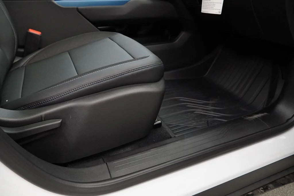 New 2026 Summit White Chevrolet LT image 28