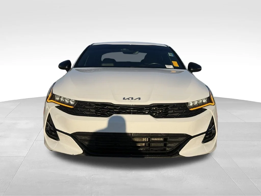 Used 2022 White Kia GT-Line image 24