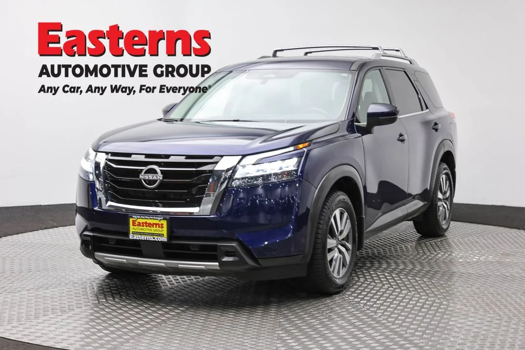 Used 2023 Blue Nissan SL image 1