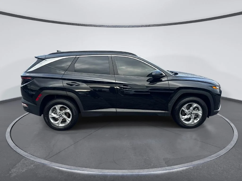 Used 2022 Black Hyundai SEL image 8