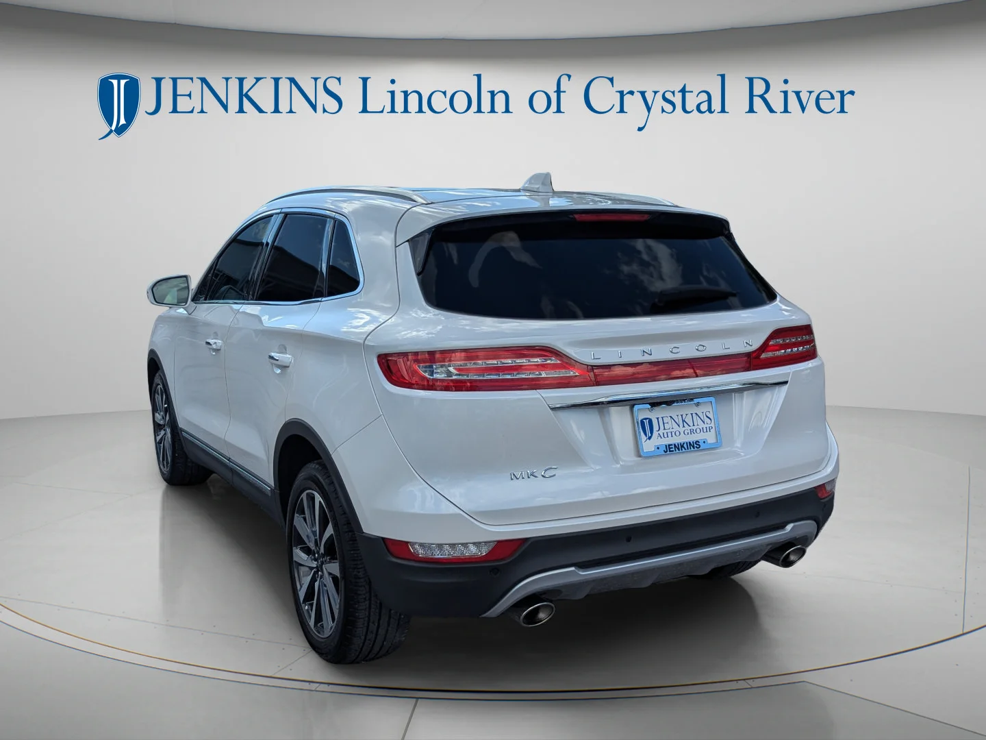 Used 2019 White Platinum Clearcoat Metallic Lincoln Reserve image 7