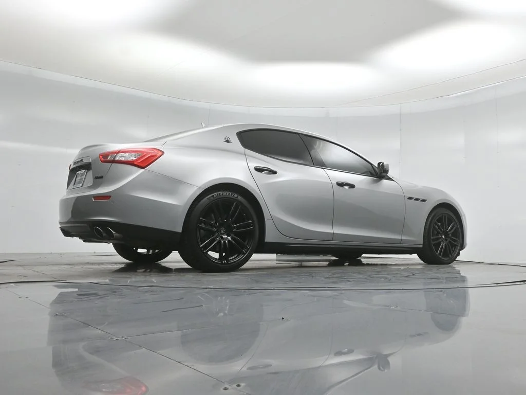 Used 2017 Silver Maserati Base image 44