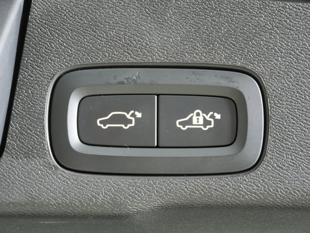 Used 2023 Silver Volvo Ultimate image 29