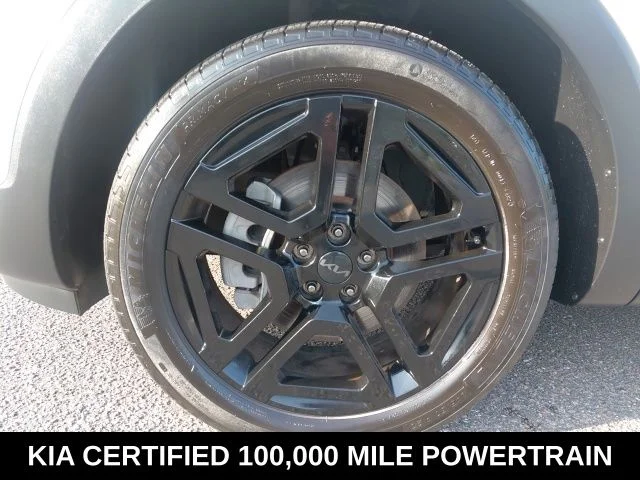 Used 2025 White Kia SX X-Line image 9
