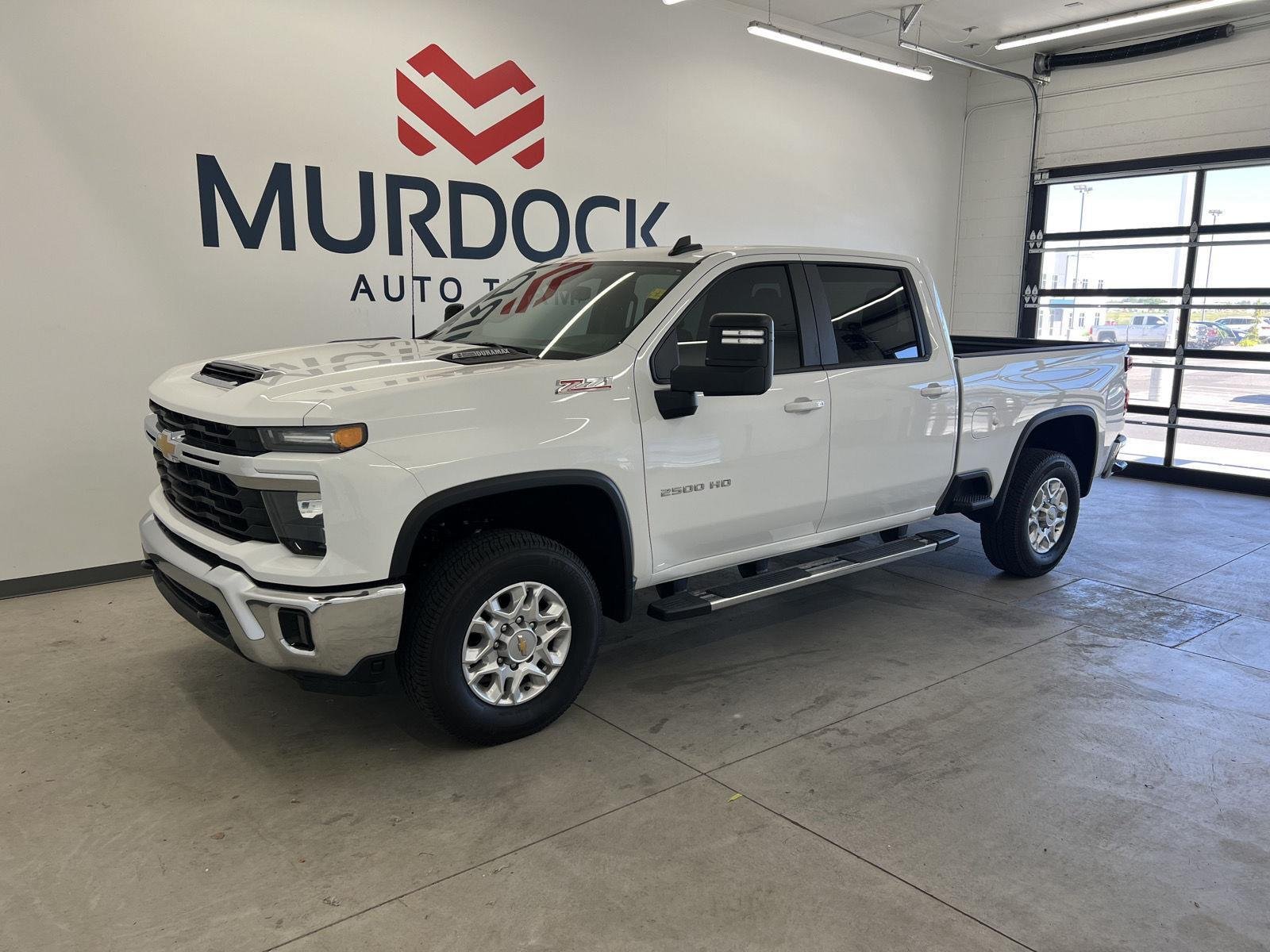 2025 Chevrolet Silverado HD LT 4WD Crew Cab Standard Box's photo