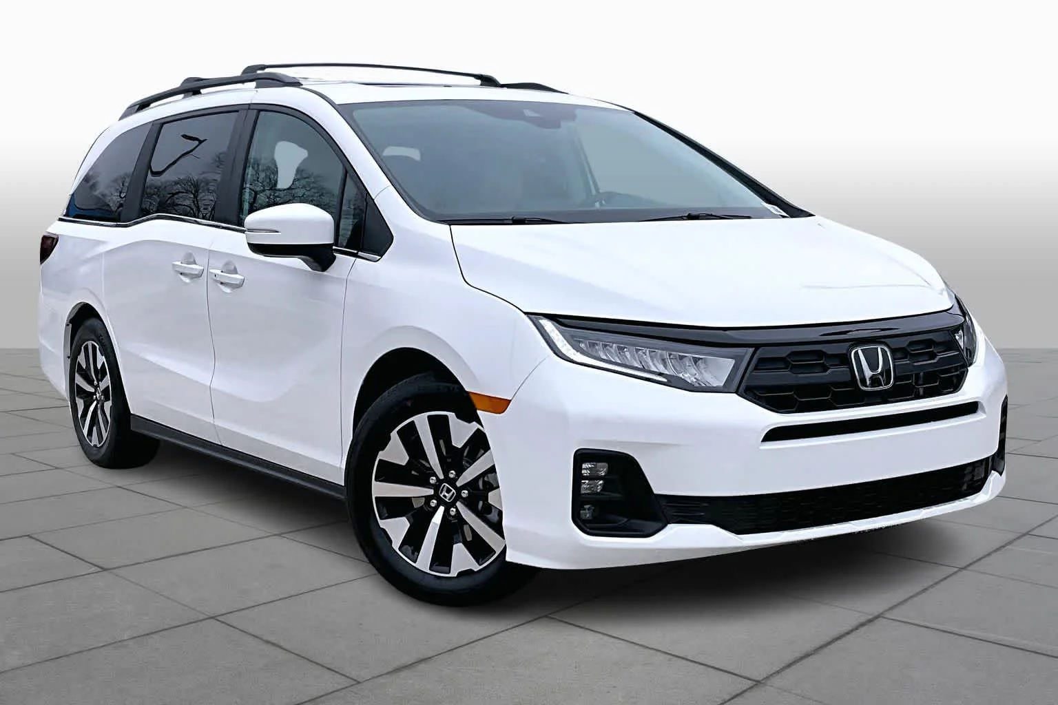 New 2026 Platinum White Pearl Honda EX-L image 2