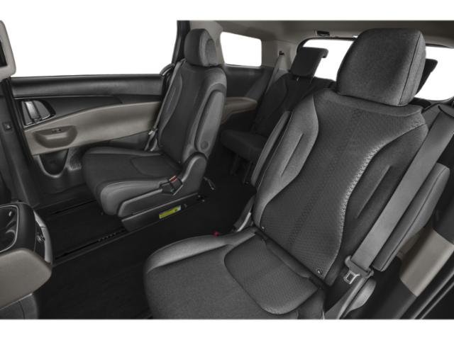 New 2026 Snow White Pearl Kia LX image 15