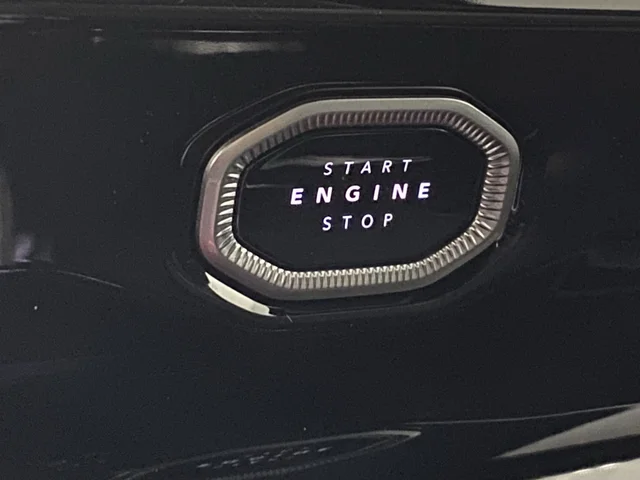 New 2026 Silver Zynith Exterior Paint Jeep Altitude image 29