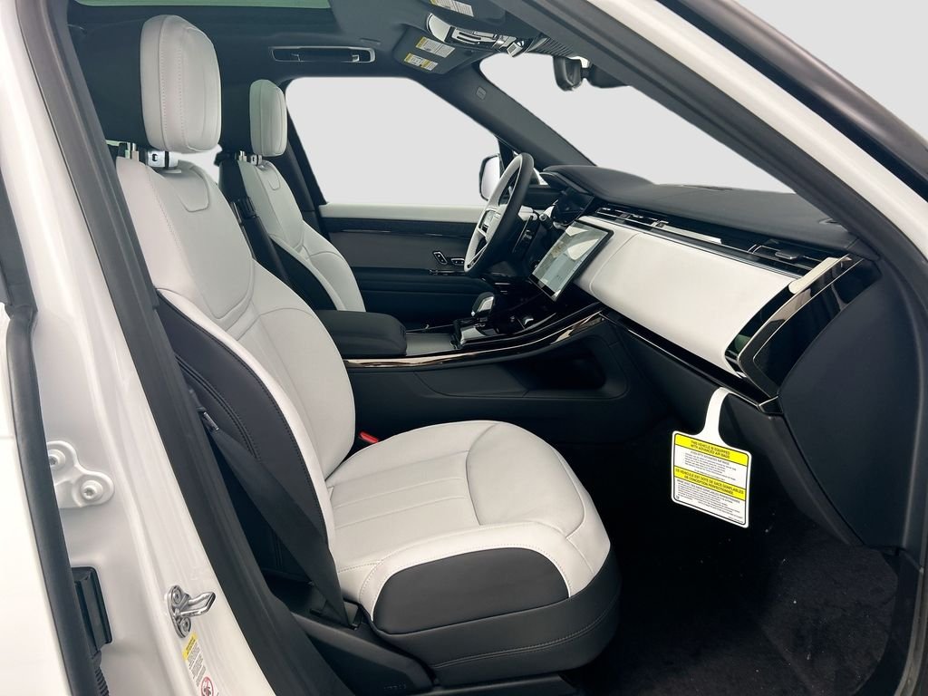 New 2026 Fuji White Land Rover Dynamic SE image 19