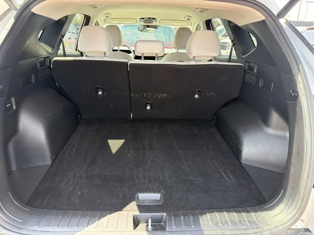 Used 2025 Silver Hyundai SEL image 12