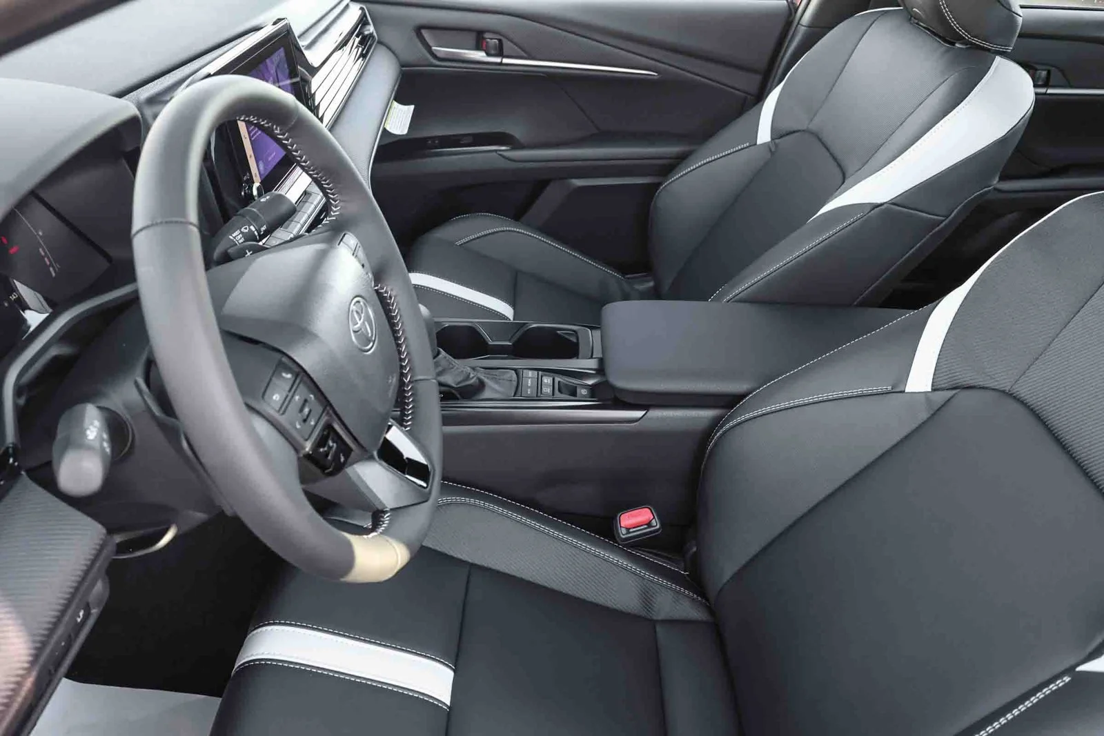 New 2026 Midnight Black Metallic Toyota SE image 15