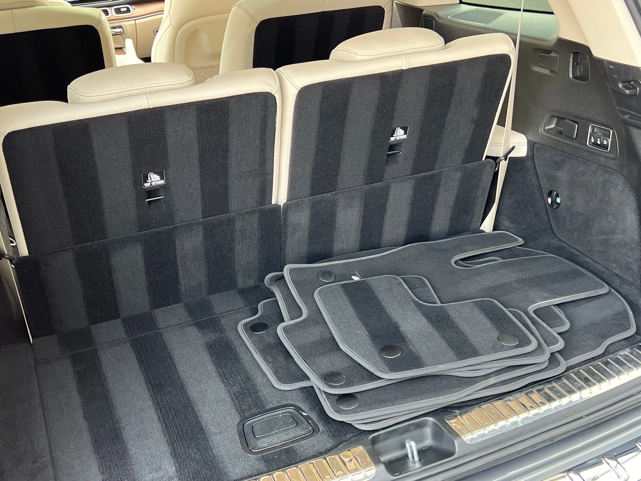 Used 2023 Gray Mercedes-Benz GLS 580 image 23