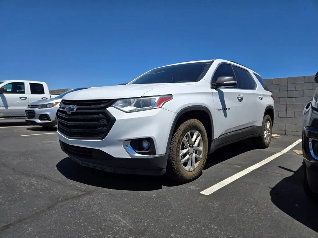 Used 2020 SUMMIT WHITE Chevrolet LT Cloth image 2