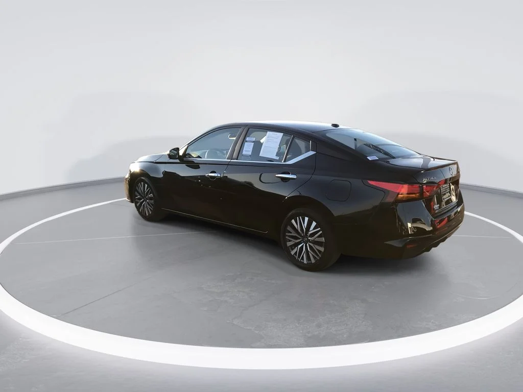 Used 2024 Black Nissan 2.5 SV image 6