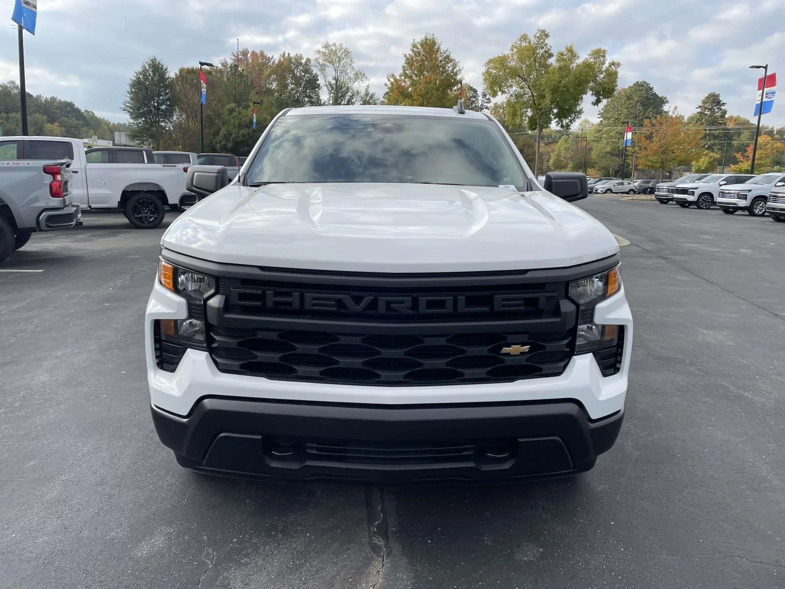 New 2026 Summit White Chevrolet WT image 2