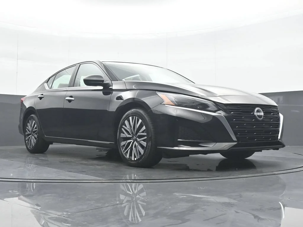 Used 2025 Black Nissan 2.5 SV image 34