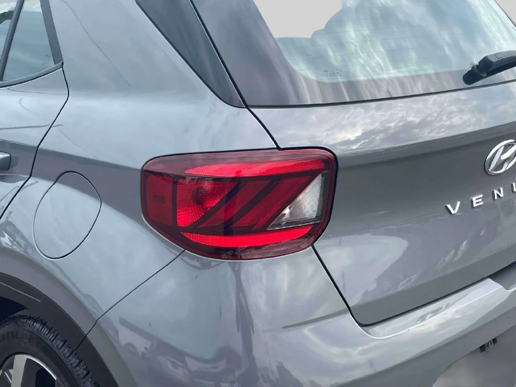 Used 2022 Gray Hyundai SEL image 11