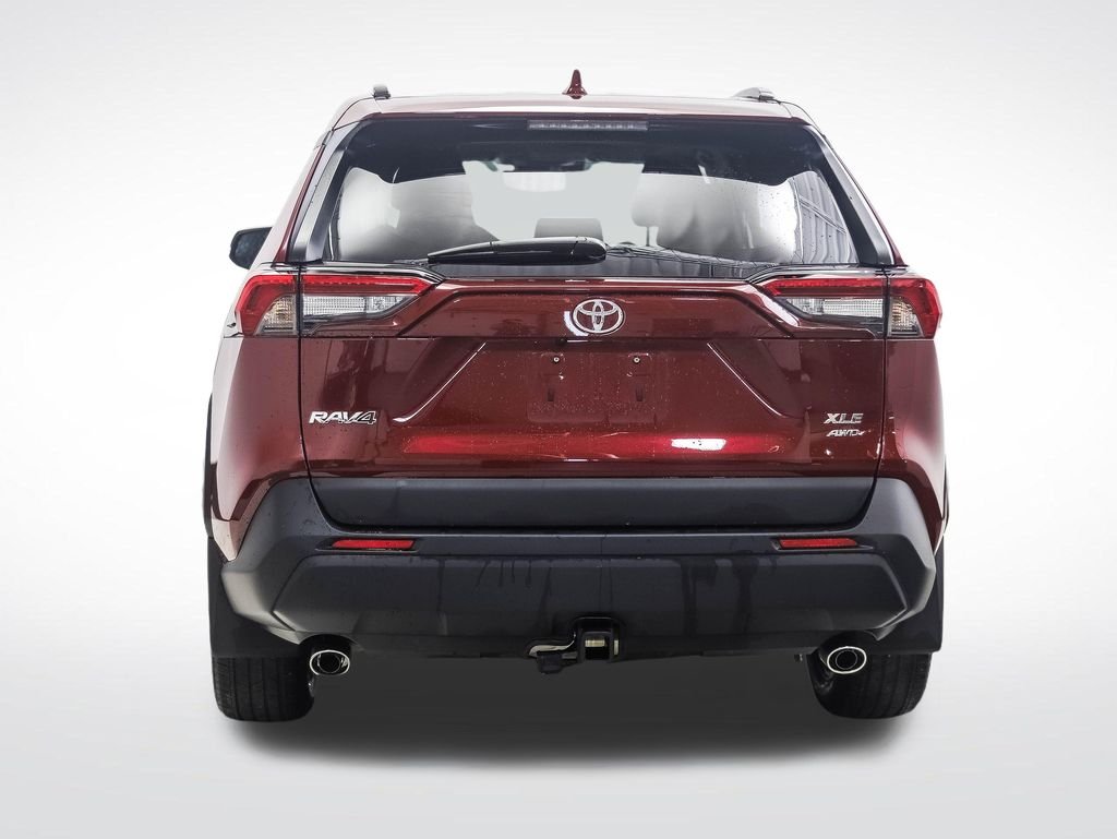 Used 2025 Pearl Toyota XLE Premium image 4
