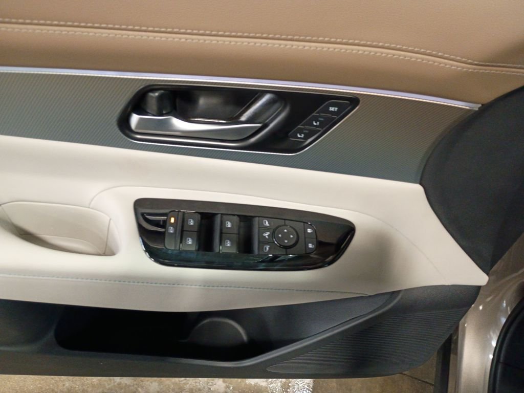 New 2026 Gold Nissan Platinum image 13