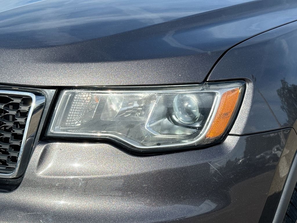 Used 2020 Gray Jeep Limited image 9