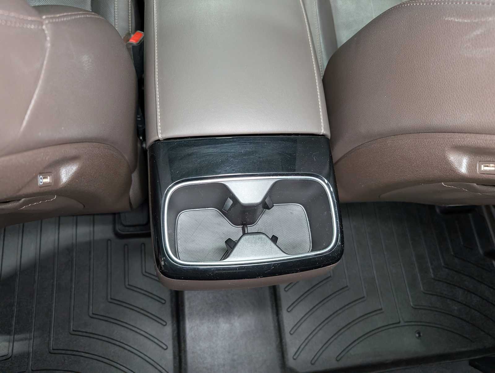 Used 2022 GLAC WHITE Kia SX image 21