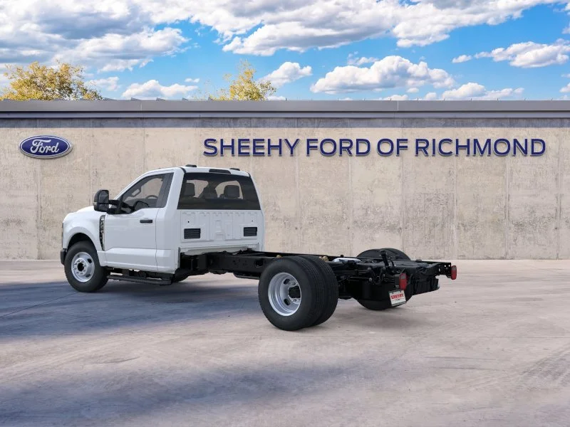 New 2026 Oxford White Ford F-350® XL image 5